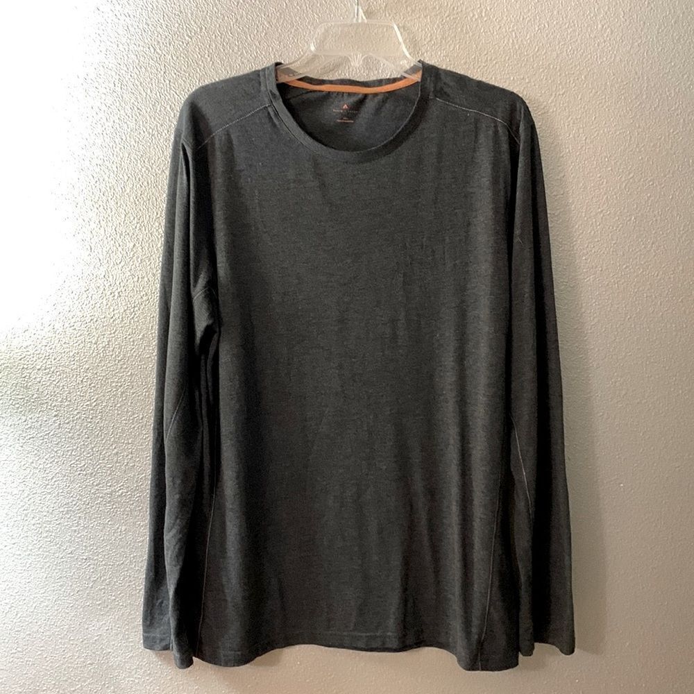 🟢3 for $20 ——-BASIN + RANGE crew neck long sleeve shirt